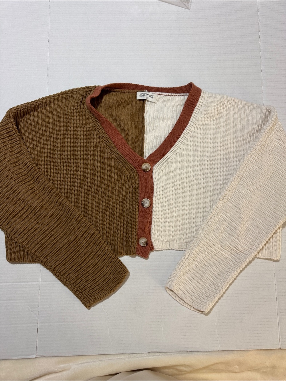 Elegant Cropped V-neck Cardigan in Brown & Cream with Rust Trim OVERsized (261)